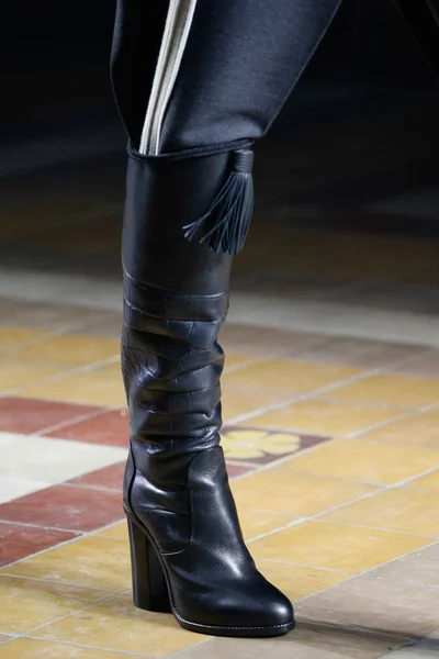 Look 37